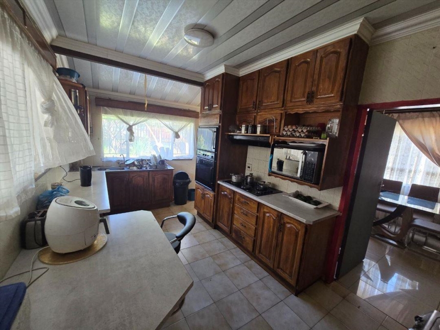 3 Bedroom Property for Sale in Rhodesfield Gauteng