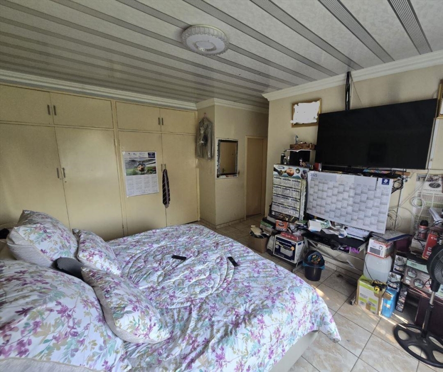 3 Bedroom Property for Sale in Rhodesfield Gauteng