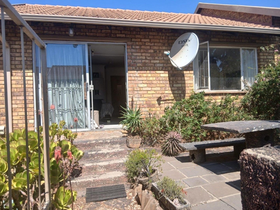 2 Bedroom Property for Sale in Birch Acres Gauteng