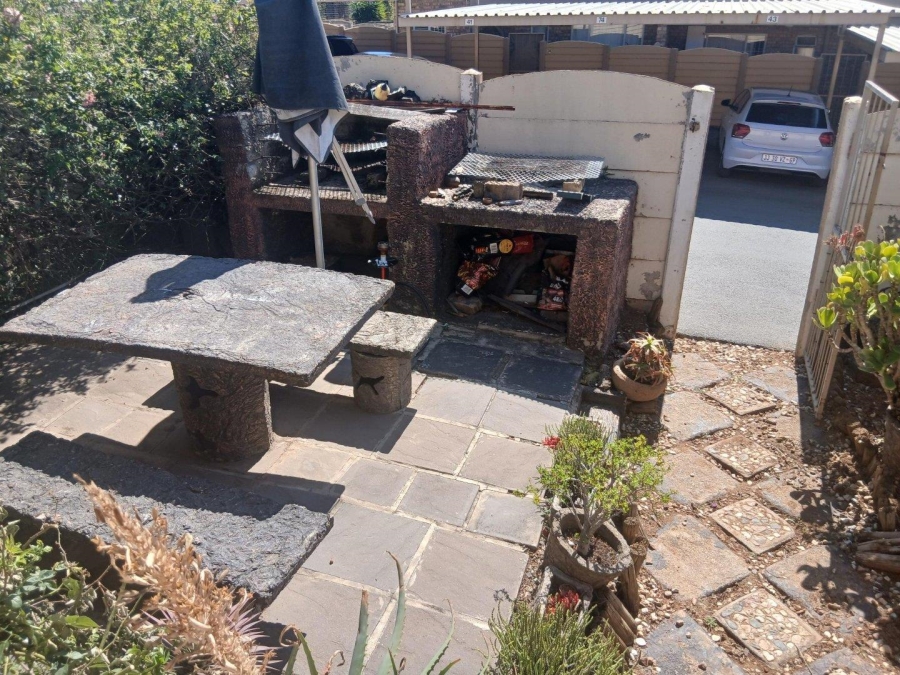 2 Bedroom Property for Sale in Birch Acres Gauteng