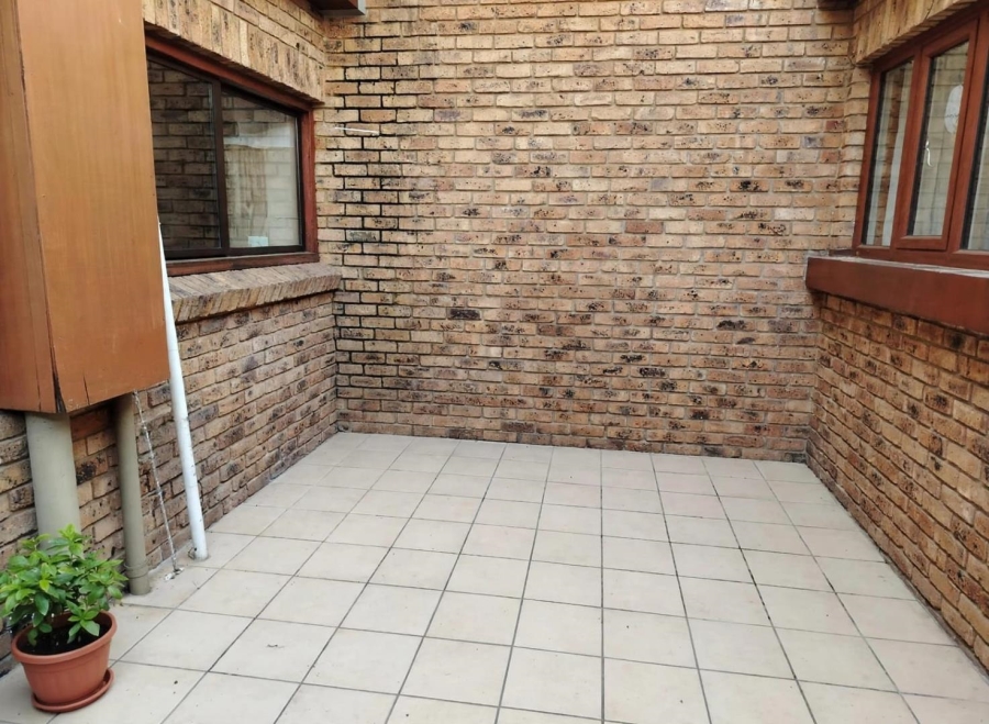 3 Bedroom Property for Sale in Meredale Gauteng