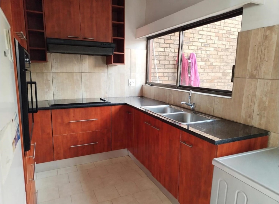 3 Bedroom Property for Sale in Meredale Gauteng