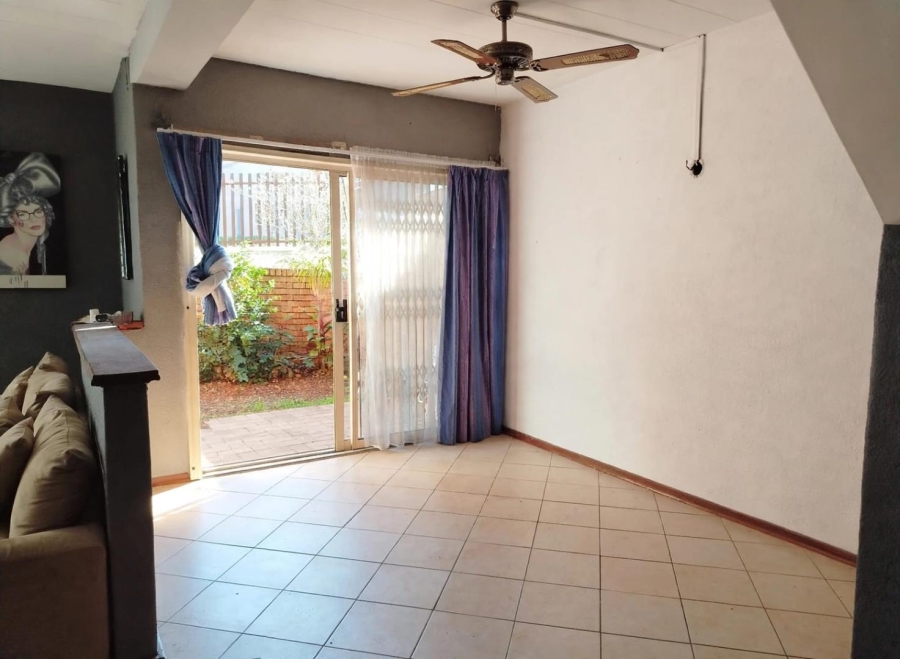 3 Bedroom Property for Sale in Meredale Gauteng