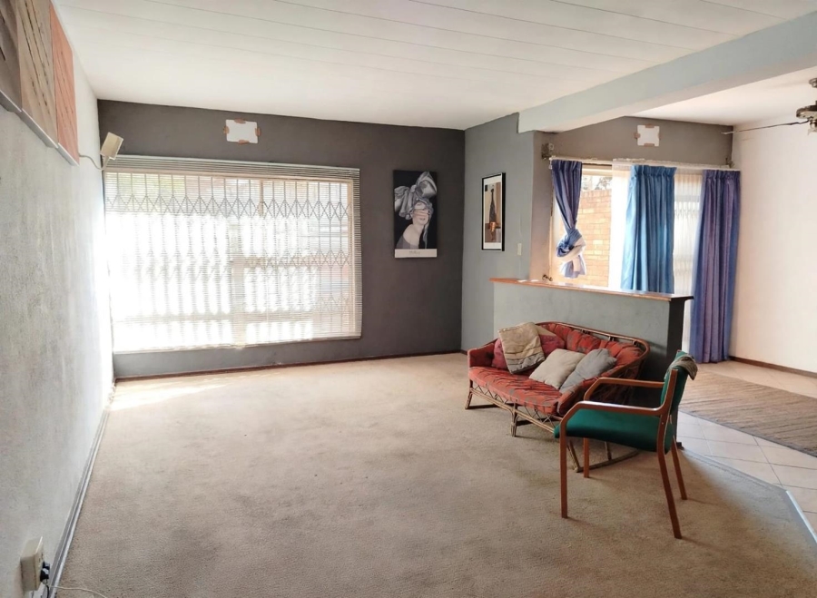 3 Bedroom Property for Sale in Meredale Gauteng