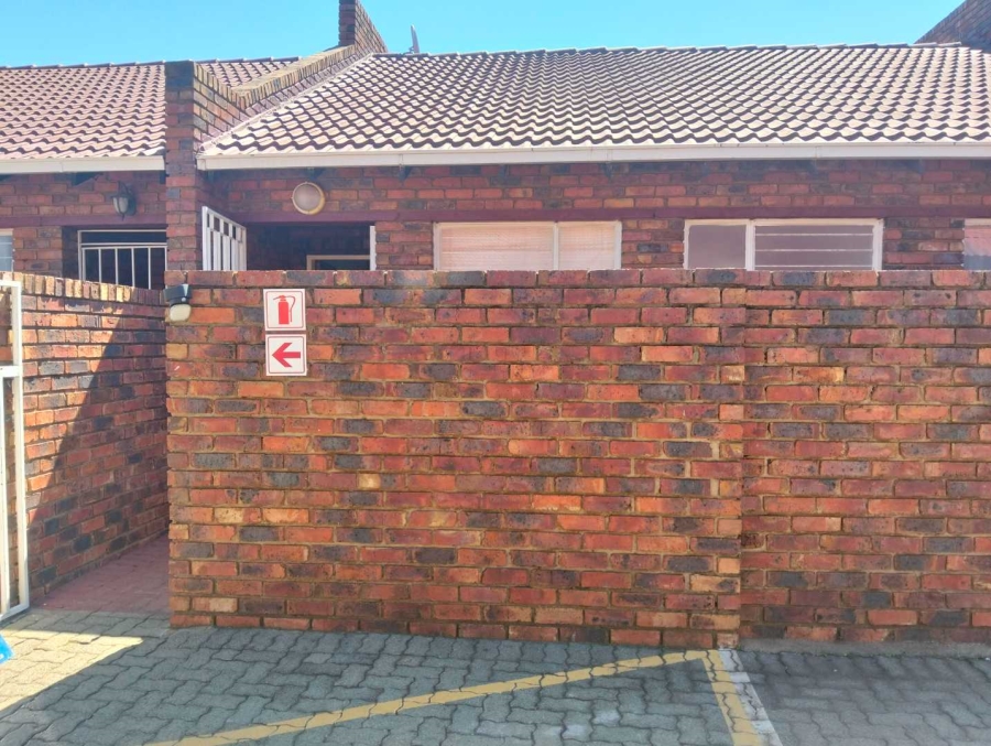 2 Bedroom Property for Sale in Mayberry Park Gauteng