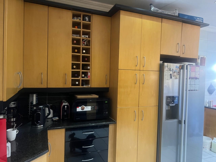 4 Bedroom Property for Sale in Brackenhurst Gauteng