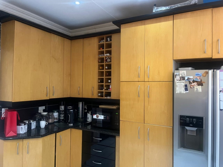 4 Bedroom Property for Sale in Brackenhurst Gauteng