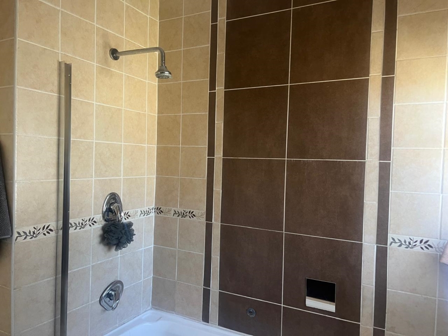 4 Bedroom Property for Sale in Brackenhurst Gauteng