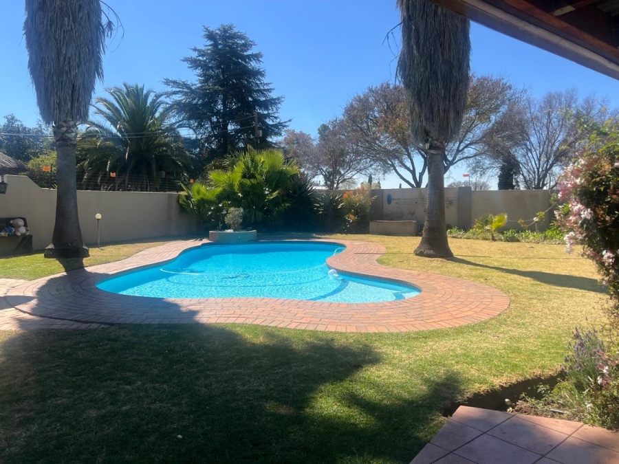4 Bedroom Property for Sale in Brackenhurst Gauteng