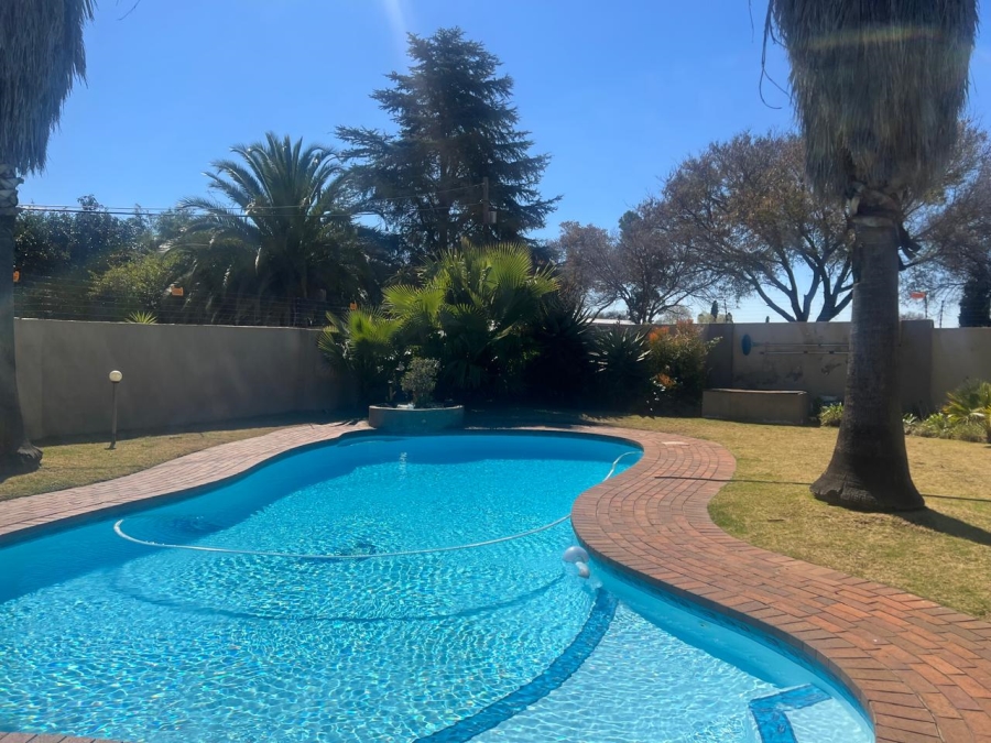 4 Bedroom Property for Sale in Brackenhurst Gauteng