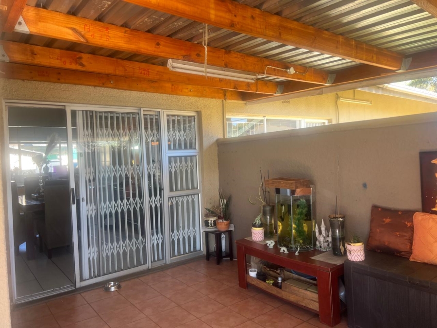 4 Bedroom Property for Sale in Brackenhurst Gauteng