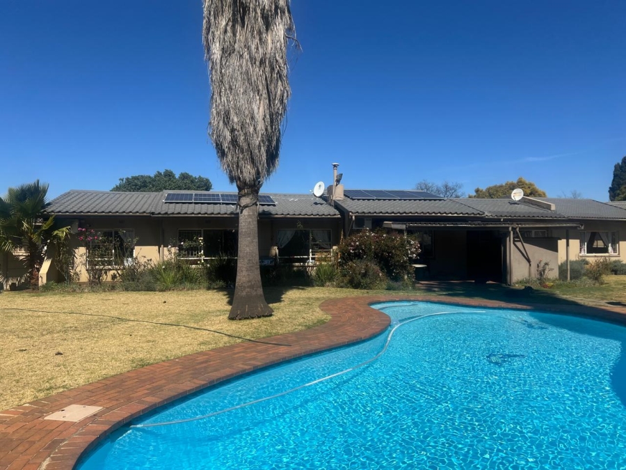 4 Bedroom Property for Sale in Brackenhurst Gauteng