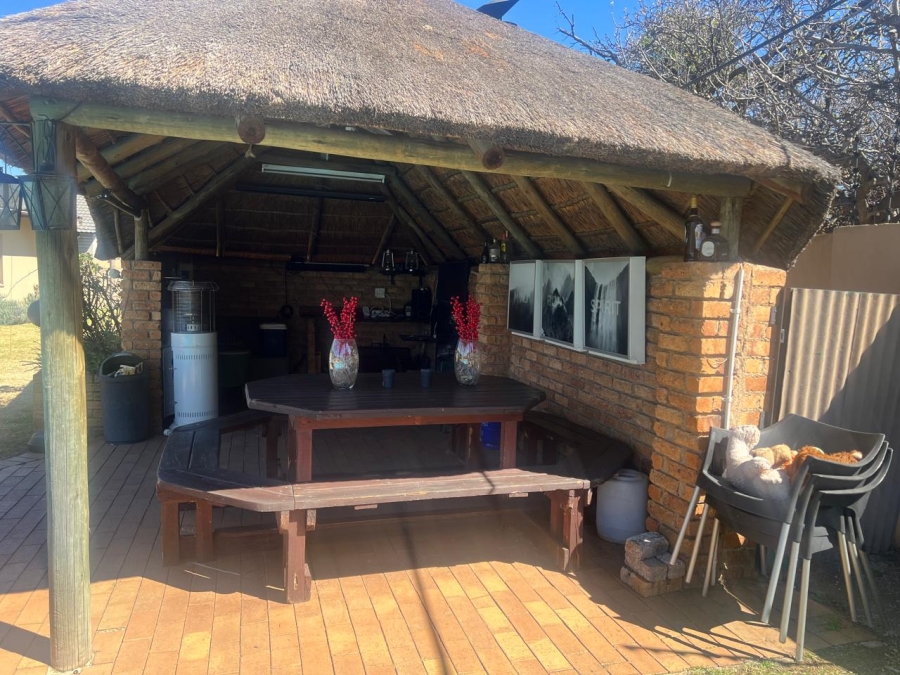 4 Bedroom Property for Sale in Brackenhurst Gauteng