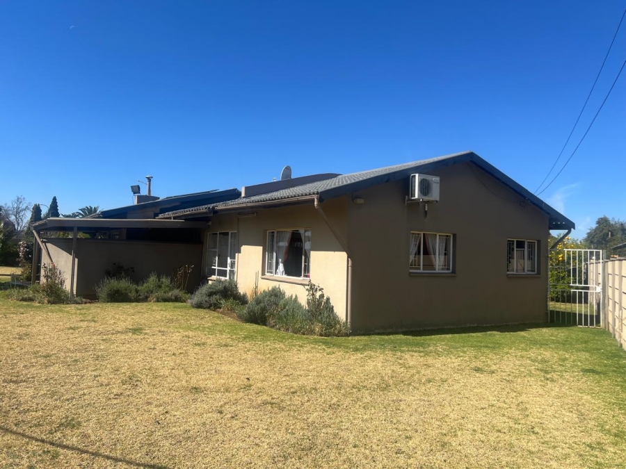 4 Bedroom Property for Sale in Brackenhurst Gauteng