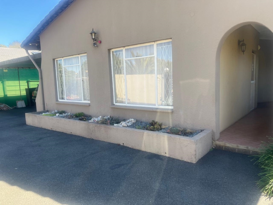 4 Bedroom Property for Sale in Brackenhurst Gauteng
