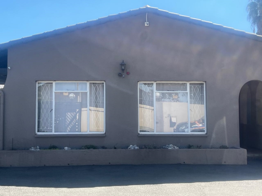 4 Bedroom Property for Sale in Brackenhurst Gauteng