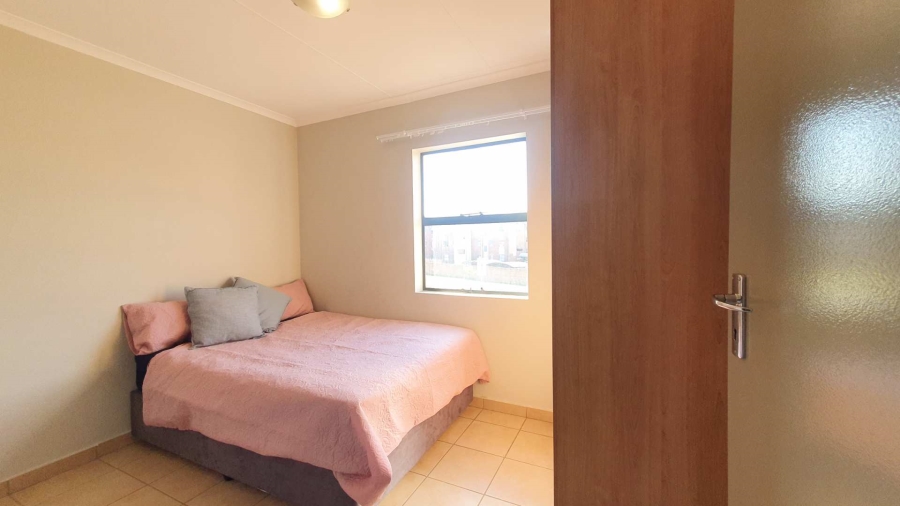 2 Bedroom Property for Sale in Olifantsvlei Gauteng