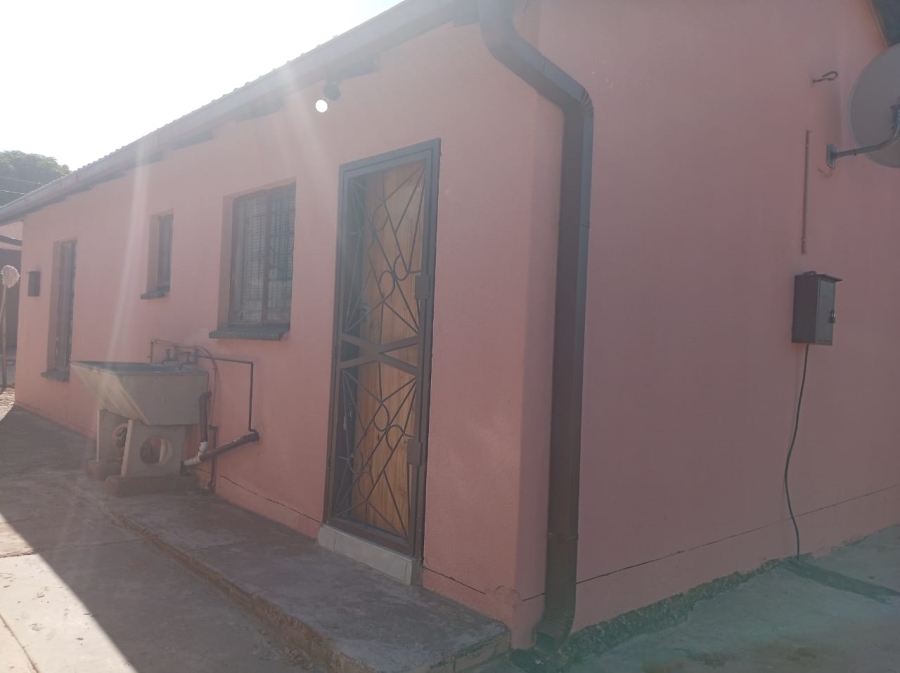 To Let 5 Bedroom Property for Rent in Soshanguve GG Gauteng