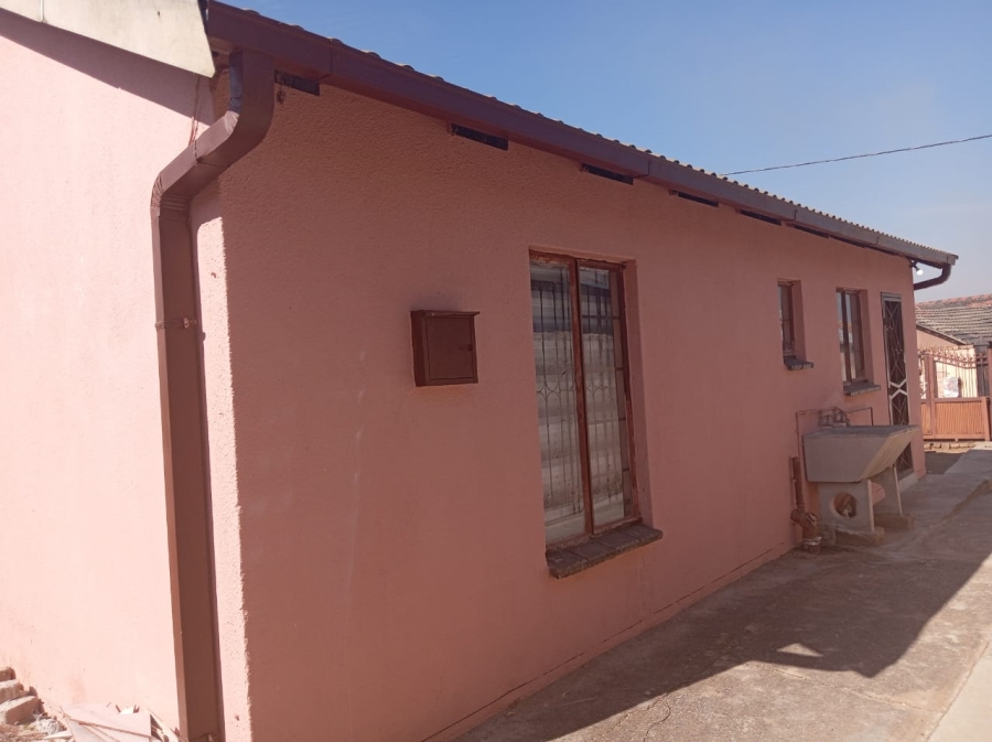 To Let 5 Bedroom Property for Rent in Soshanguve GG Gauteng