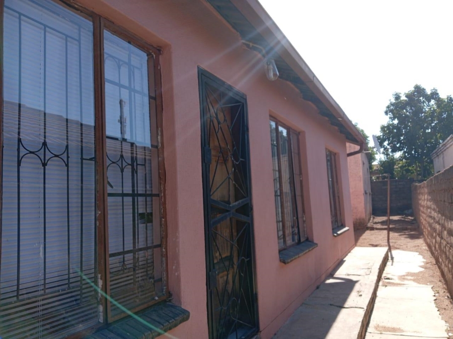 To Let 5 Bedroom Property for Rent in Soshanguve GG Gauteng