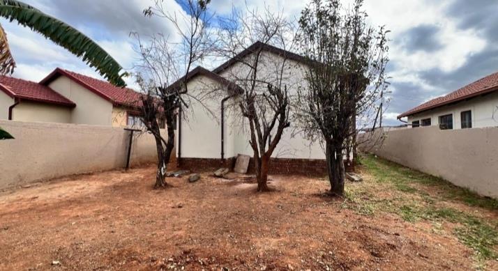 3 Bedroom Property for Sale in Lotus Gardens Gauteng