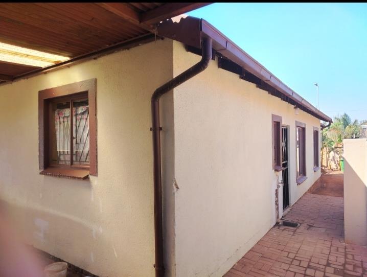 3 Bedroom Property for Sale in Lotus Gardens Gauteng