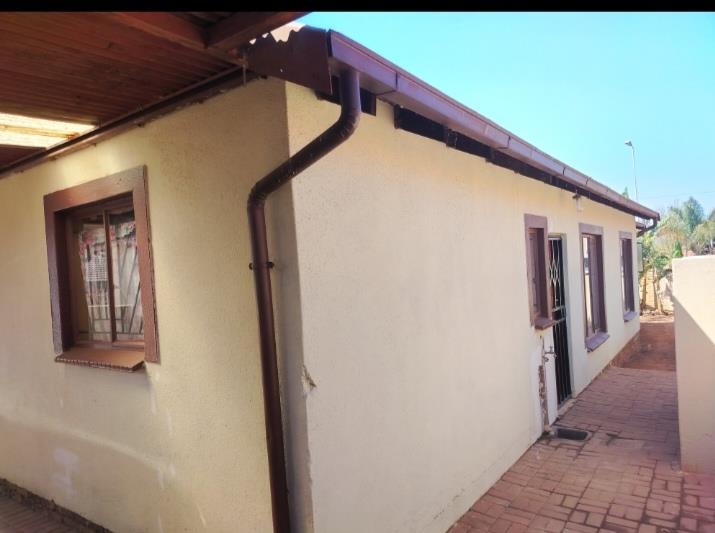 3 Bedroom Property for Sale in Lotus Gardens Gauteng