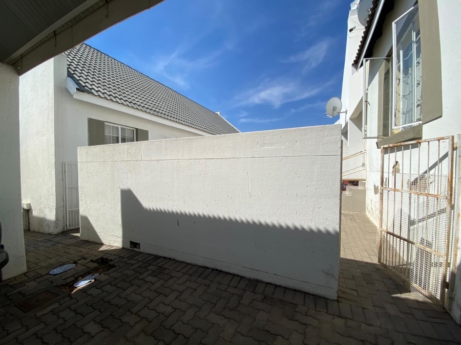 To Let 2 Bedroom Property for Rent in Kosmosdal Gauteng