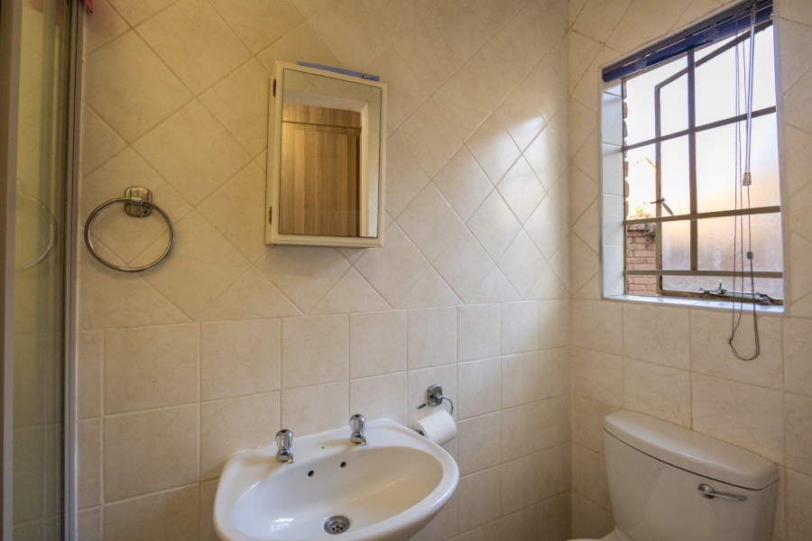 2 Bedroom Property for Sale in Willow Park Manor Gauteng