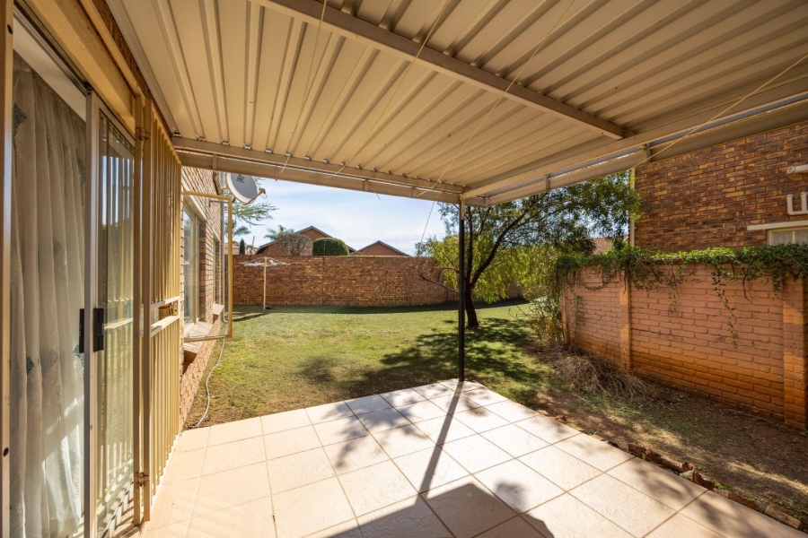 2 Bedroom Property for Sale in Willow Park Manor Gauteng
