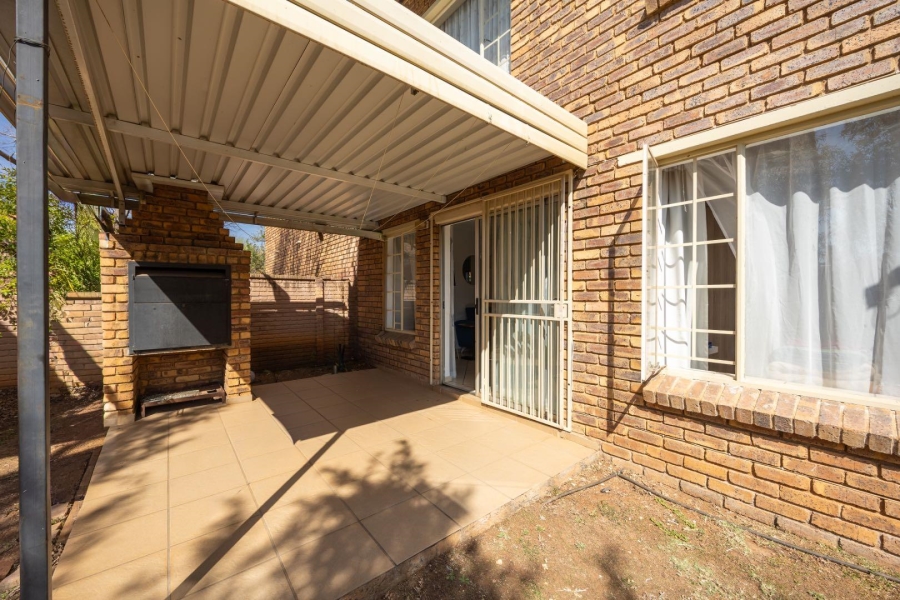 2 Bedroom Property for Sale in Willow Park Manor Gauteng