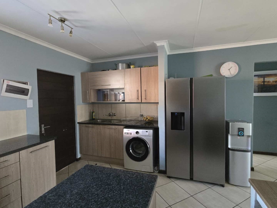 2 Bedroom Property for Sale in The Reeds Gauteng