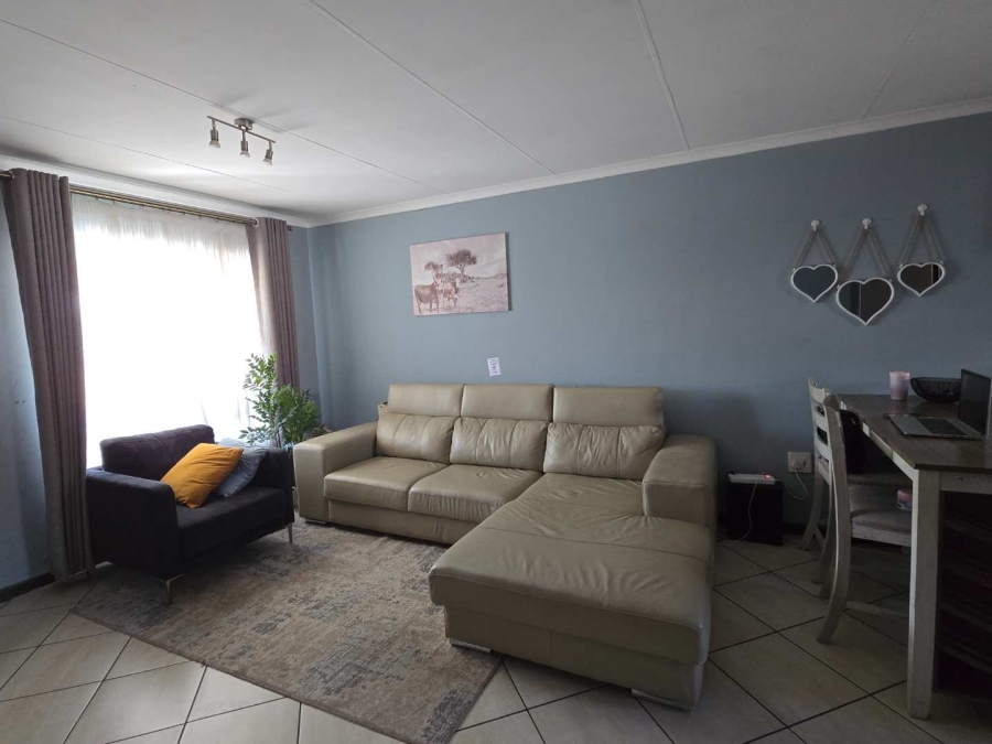2 Bedroom Property for Sale in The Reeds Gauteng