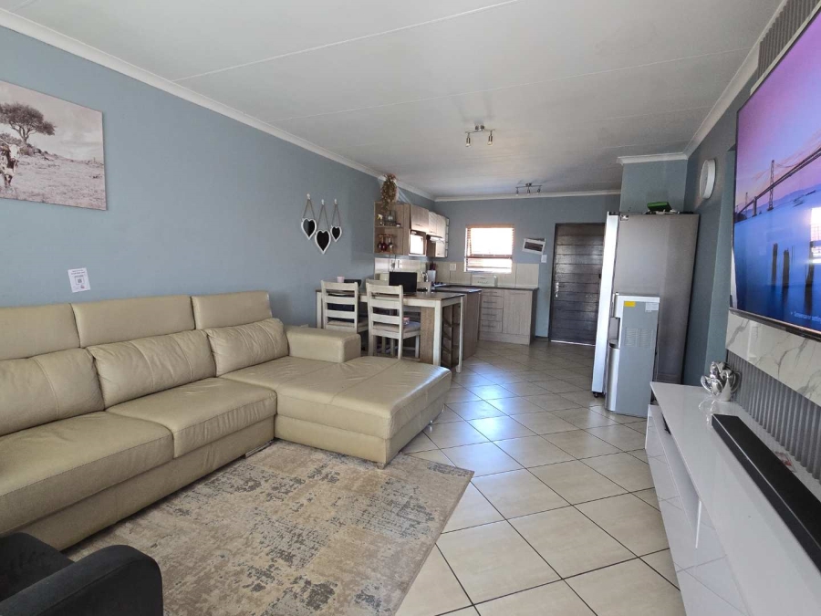 2 Bedroom Property for Sale in The Reeds Gauteng