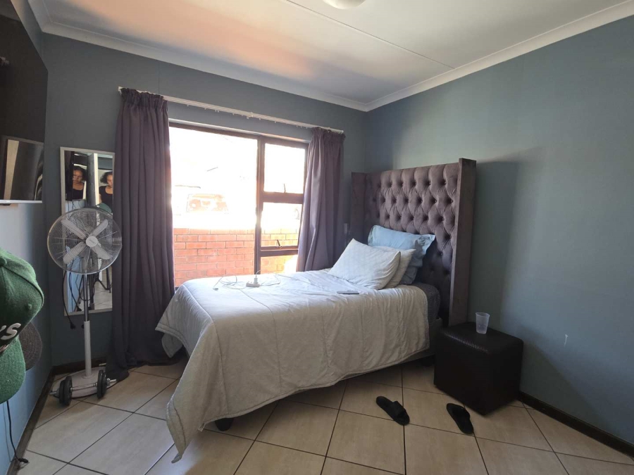 2 Bedroom Property for Sale in The Reeds Gauteng