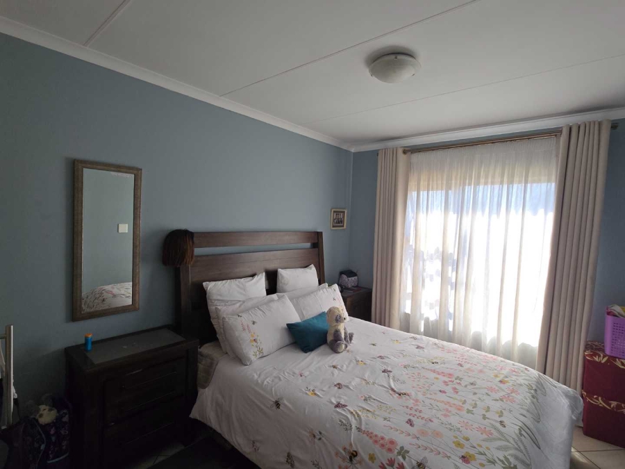 2 Bedroom Property for Sale in The Reeds Gauteng