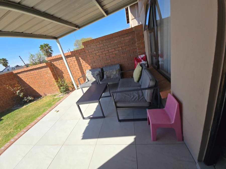 2 Bedroom Property for Sale in The Reeds Gauteng
