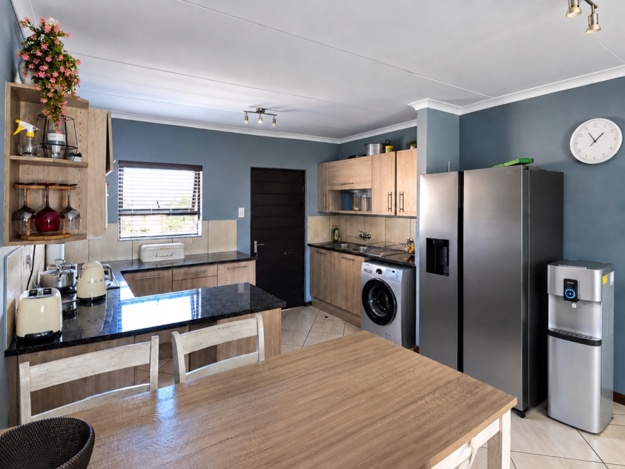 2 Bedroom Property for Sale in The Reeds Gauteng