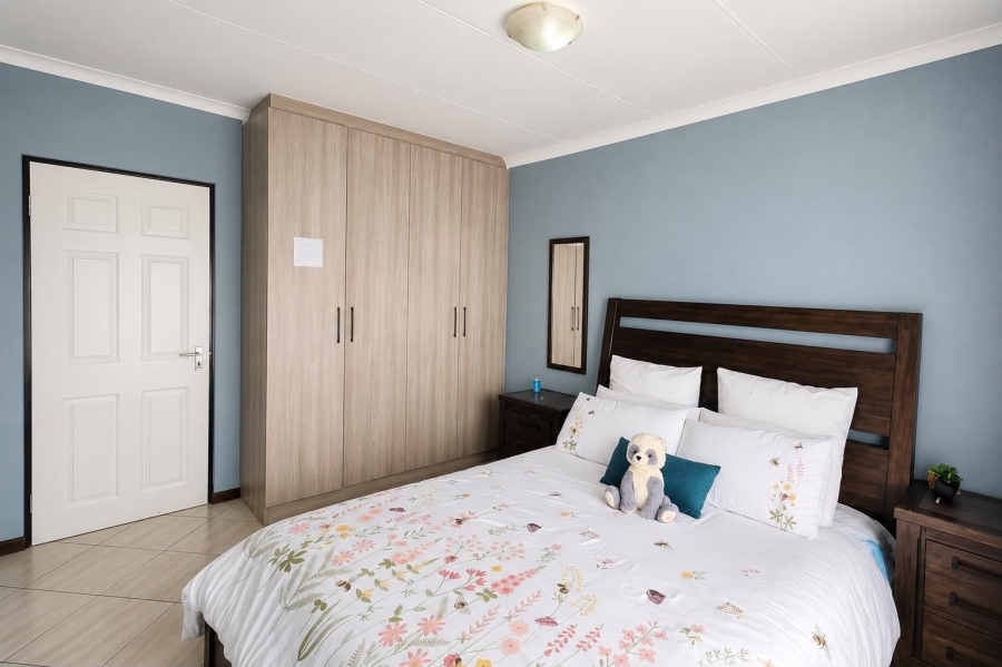 2 Bedroom Property for Sale in The Reeds Gauteng
