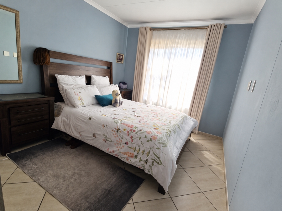 2 Bedroom Property for Sale in The Reeds Gauteng