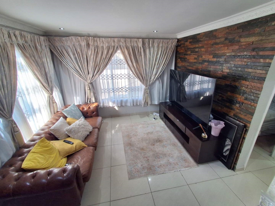 3 Bedroom Property for Sale in Elandspoort Gauteng
