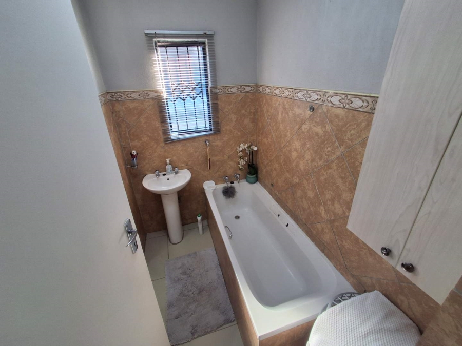 3 Bedroom Property for Sale in Elandspoort Gauteng