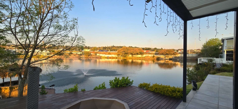 4 Bedroom Property for Sale in Erasmus Park Gauteng