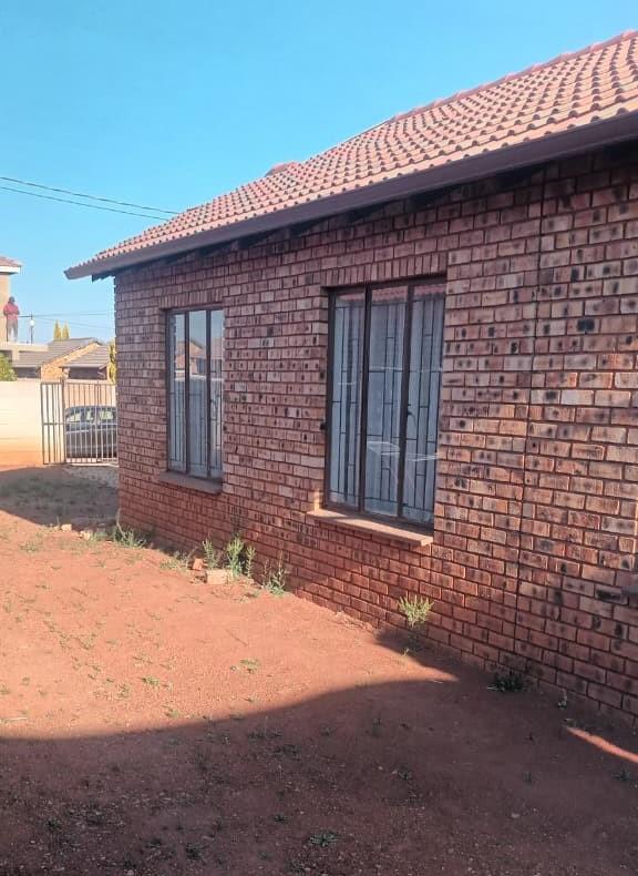 3 Bedroom Property for Sale in Protea Glen Gauteng