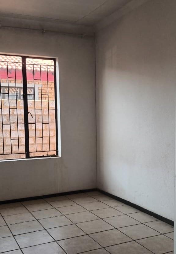 3 Bedroom Property for Sale in Protea Glen Gauteng