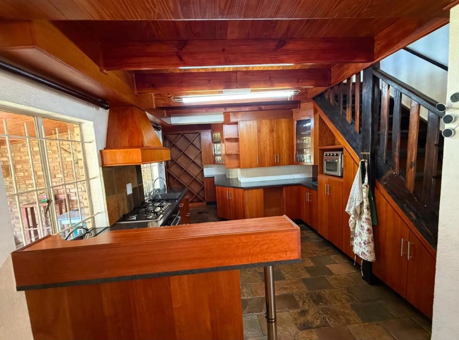4 Bedroom Property for Sale in Zwartkop Gauteng