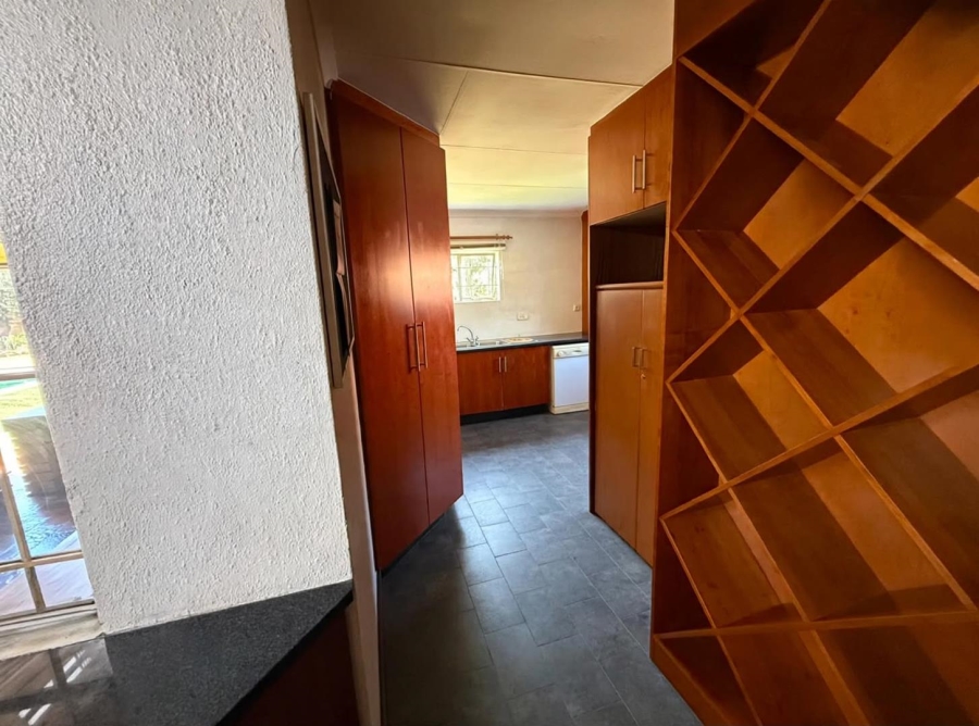 4 Bedroom Property for Sale in Zwartkop Gauteng