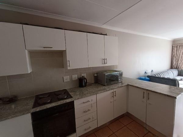 2 Bedroom Property for Sale in Die Hoewes Gauteng