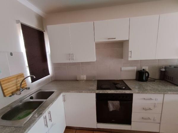 2 Bedroom Property for Sale in Die Hoewes Gauteng