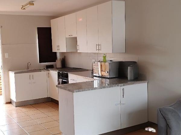 2 Bedroom Property for Sale in Die Hoewes Gauteng